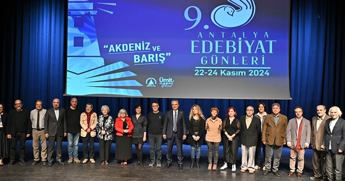 Antalya Muratpaşa’da demokrasi için sanat